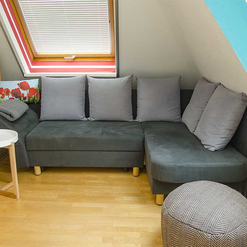 Couch im Wolfsburgzimmer - Fewo Wolfsburgblick, Neustadt / Weinstr.
